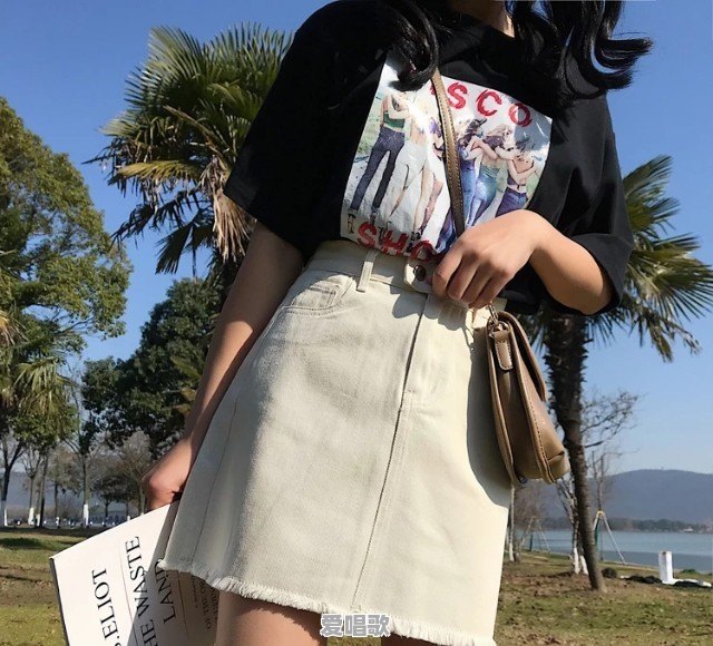 超模女儿Kaia腿长逆天,她都喜欢穿哪些时尚单品 超模女儿Kaia腿长逆天,她都喜欢穿哪些时尚单品 - 爱唱歌