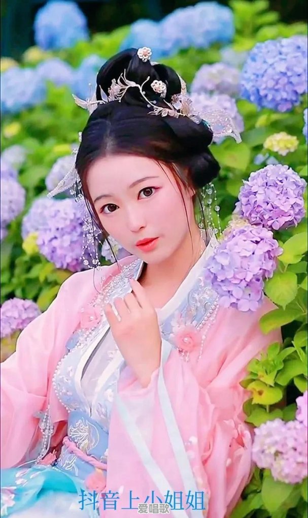 邓丽君漂亮吗,为什么人们喜欢听她的歌曲 邓丽君漂亮吗,为什么人们喜欢听她的歌曲 - 爱唱歌