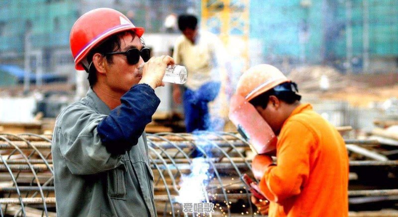 2019年在外打工的农民工,一年能赚多少钱 2019年在外打工的农民工,一年能赚多少钱 - 爱唱歌