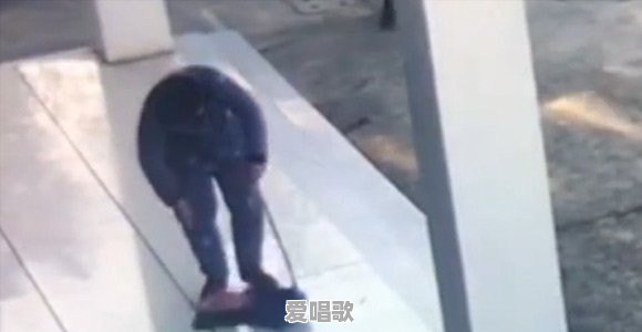 《迷你世界》为什么会火 - 爱唱歌