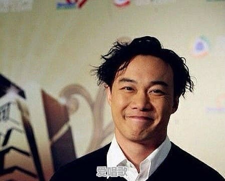 如何看待陈奕迅在世界杯揭幕赛上竖中指事件 如何看待陈奕迅在世界杯揭幕赛上竖中指事件 - 爱唱歌