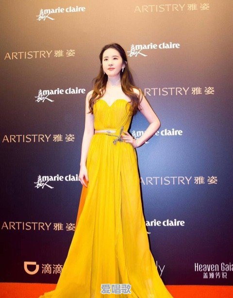 嘉人盛典杨幂刘亦菲唐嫣杨颖等女星现场比美,未修图谁赢了 嘉人盛典杨幂刘亦菲唐嫣杨颖等女星现场比美,未修图谁赢了 - 爱唱歌