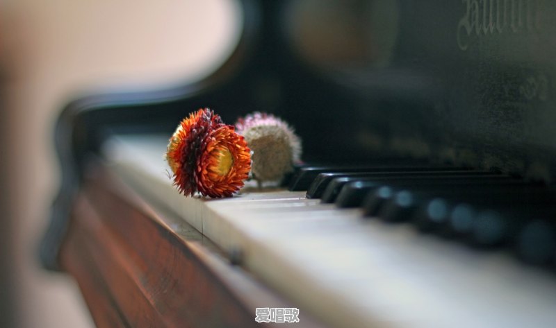 有什么悲伤纯音乐钢琴曲推荐吗 有什么悲伤纯音乐钢琴曲推荐吗 - 爱唱歌