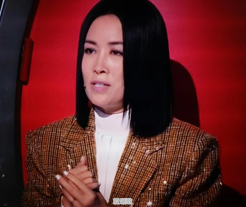 网传那英那大姐脚踢拍照者,各位怎么看 网传那英那大姐脚踢拍照者,各位怎么看 - 爱唱歌
