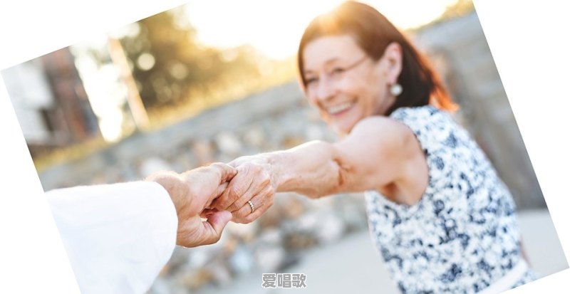 50多岁的夫妻没有了感情,应该怎么办 50多岁的夫妻没有了感情,应该怎么办 - 爱唱歌