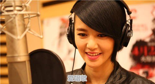 《悬崖》的主题曲叫什么名 《悬崖》的主题曲叫什么名 - 爱唱歌