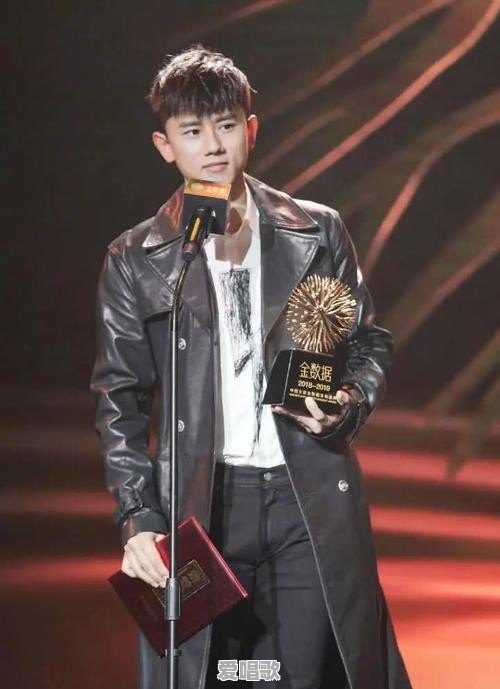 张杰被称为歌王,你同意吗?为什么 张杰被称为歌王,你同意吗?为什么 - 爱唱歌