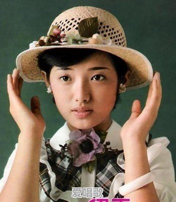 平山广场网红歌手 平山广场网红歌手 - 爱唱歌