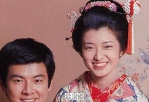 平山广场网红歌手 平山广场网红歌手 - 爱唱歌