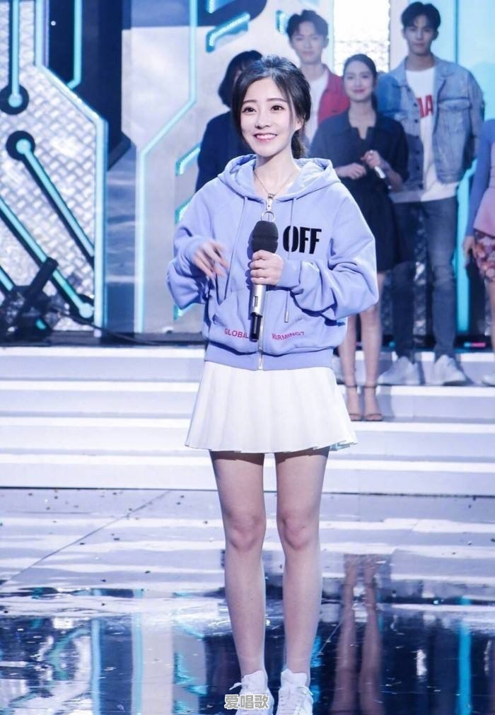 由主播转型明星,还想开演唱会,冯提莫是否太“贪心” 由主播转型明星,还想开演唱会,冯提莫是否太“贪心” - 爱唱歌