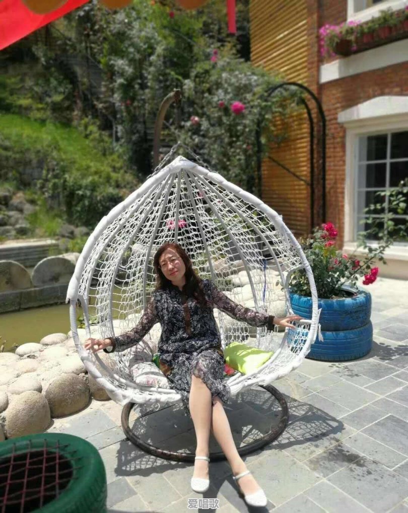 女人把自己打扮得很漂亮,是给谁看的 女人把自己打扮得很漂亮,是给谁看的 - 爱唱歌