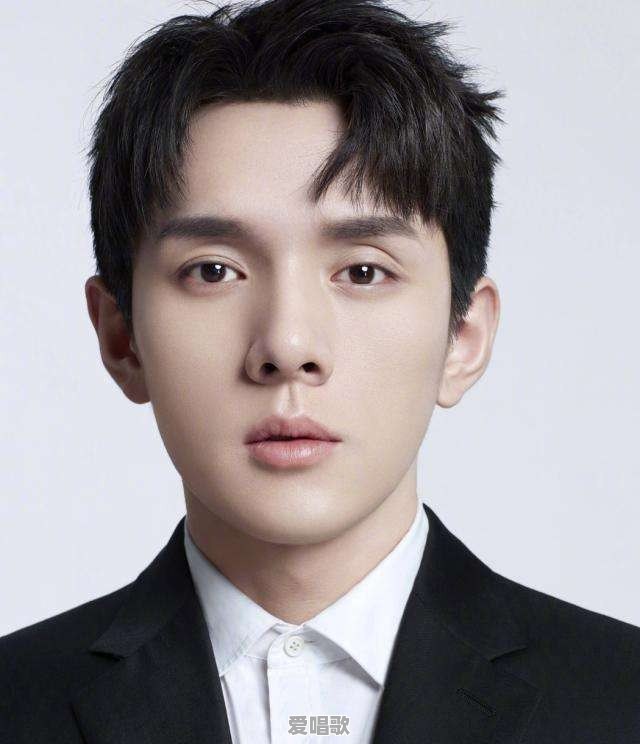 你觉得网红是什么？粉丝又是什么呢 - 爱唱歌