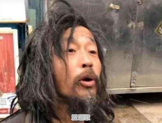 你觉得网红是什么？粉丝又是什么呢 - 爱唱歌