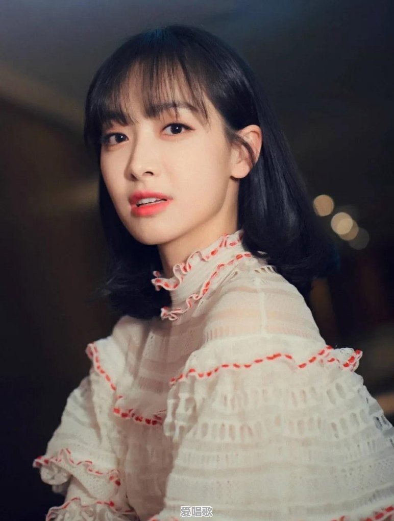 这位女明星是谁啊 这位女明星是谁啊 - 爱唱歌