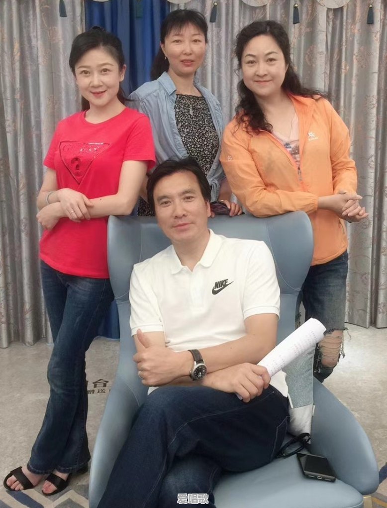 我想当歌手,请问怎样做?我想当网红 我想当歌手,请问怎样做?我想当网红 - 爱唱歌