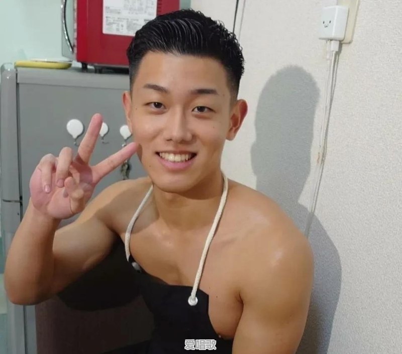 21岁的日本体育生宏翔粉丝破8万,你喜欢他这样的男孩吗 21岁的日本体育生宏翔粉丝破8万,你喜欢他这样的男孩吗 - 爱唱歌