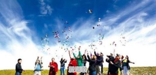 什么是网红？成为网红的标准是什么 - 爱唱歌