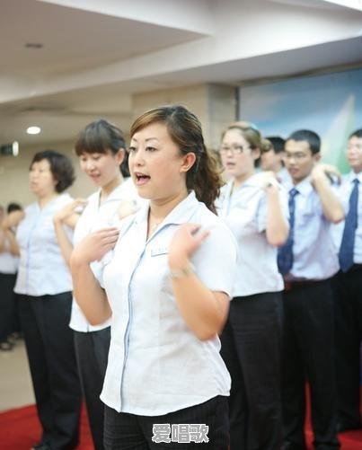 什么是网红？成为网红的标准是什么 - 爱唱歌