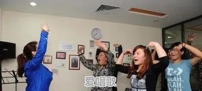 为什么王杰要在微博备注上写自己是华语乐坛巨星 为什么王杰要在微博备注上写自己是华语乐坛巨星 - 爱唱歌