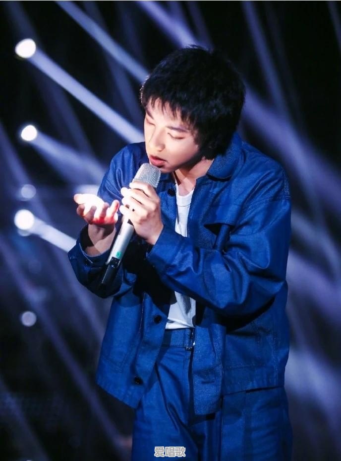 为什么王杰要在微博备注上写自己是华语乐坛巨星 为什么王杰要在微博备注上写自己是华语乐坛巨星 - 爱唱歌