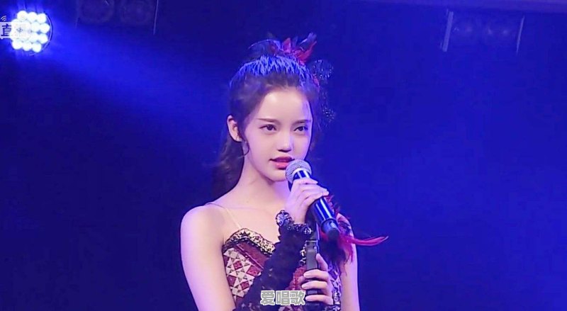江苏跨年晚会为林俊杰伴舞的美人鱼惊艳全场,这个演员究竟是谁 江苏跨年晚会为林俊杰伴舞的美人鱼惊艳全场,这个演员究竟是谁 - 爱唱歌