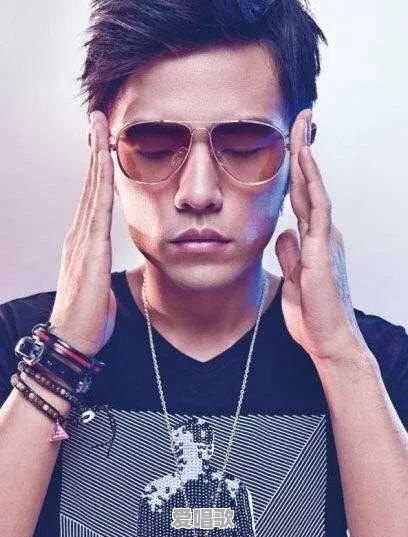 歌手写一首歌，能挣多少钱呢 - 爱唱歌