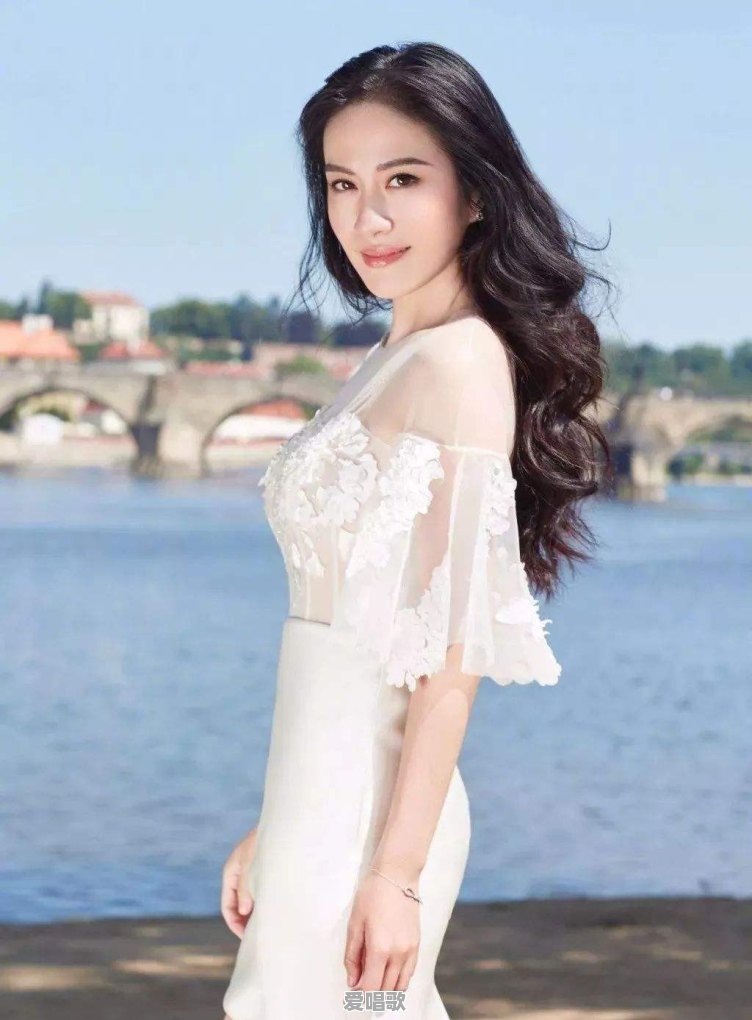 为什么现在很多明星,都在抖音做直播了 为什么现在很多明星,都在抖音做直播了 - 爱唱歌