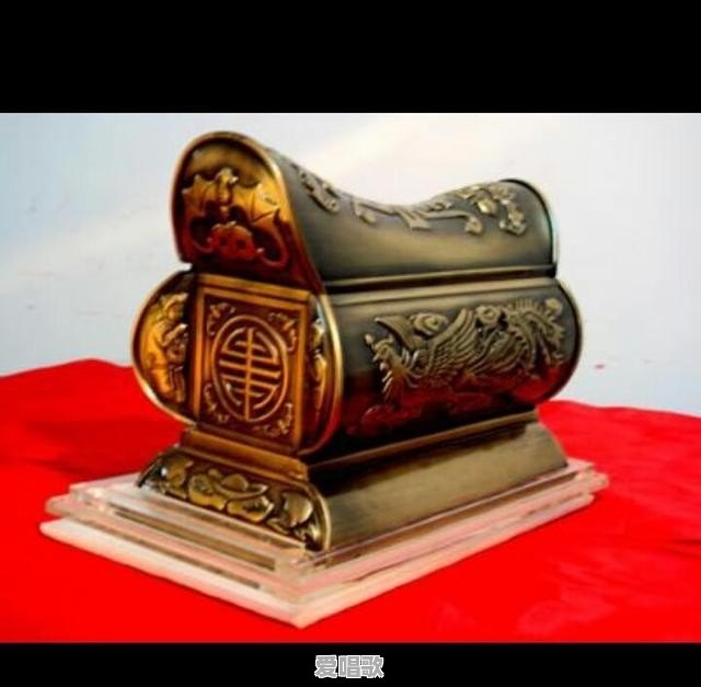 为什么人去世了,又唱又跳,还有烟火表演 为什么人去世了,又唱又跳,还有烟火表演 - 爱唱歌