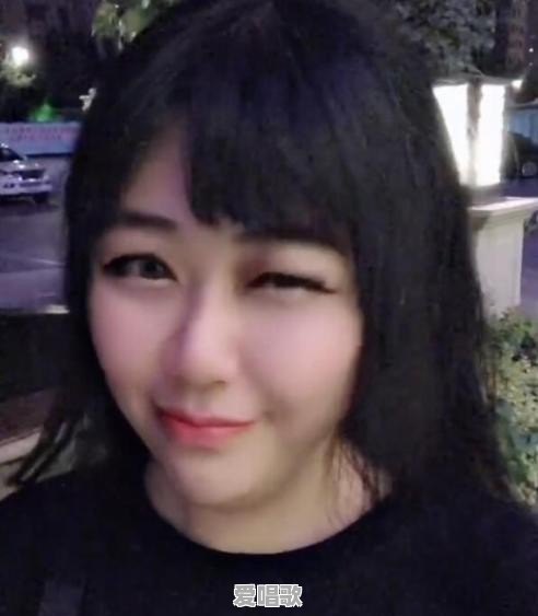 如果冯提莫都把演唱会搞成功了,那抖音上的网红们是不是有了发家致富的方向 如果冯提莫都把演唱会搞成功了,那抖音上的网红们是不是有了发家致富的方向 - 爱唱歌