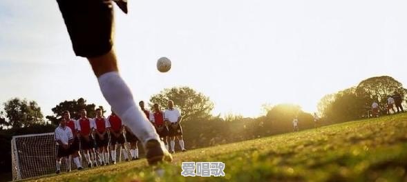 除了贝克汉姆翻译成碧咸,你还知道哪些球星的粤语译名 除了贝克汉姆翻译成碧咸,你还知道哪些球星的粤语译名 - 爱唱歌