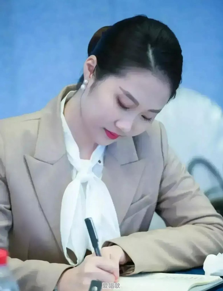 你见过最美的熟女是什么样子的 你见过最美的熟女是什么样子的 - 爱唱歌