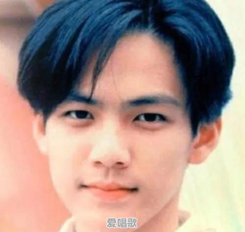 查看最火的流行歌曲视频 查看最火的流行歌曲视频 - 爱唱歌