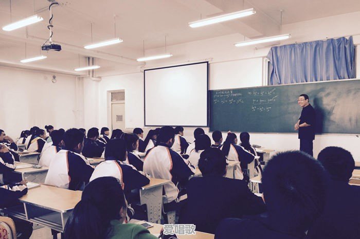 请用你当地的方言说一下“说”这个字的发音，我先来，“fo” - 爱唱歌