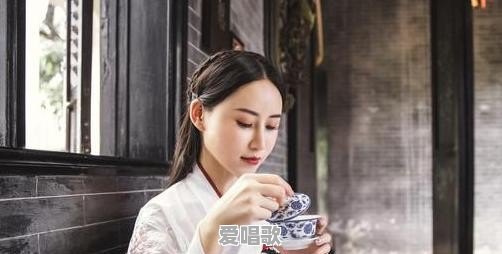 在生活中，听到哪首歌或者音乐让你情不自禁的手舞足蹈 - 爱唱歌