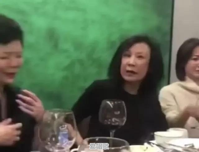 经常抽烟的人能唱好歌曲、成为歌唱家吗 经常抽烟的人能唱好歌曲、成为歌唱家吗 - 爱唱歌