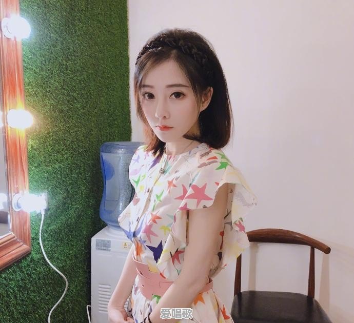 明星跟网红歌手 明星跟网红歌手 - 爱唱歌