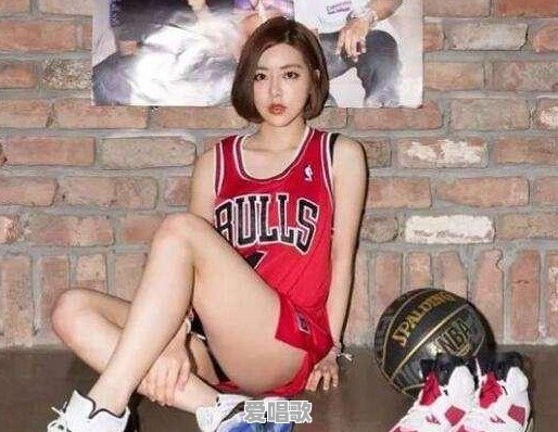 韩国美女DJ黄素熙为什么会被球迷称为韩版赤木晴子 - 爱唱歌