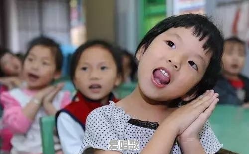 楼上租户家的孩子光脚在家乱跑,动静很大,上门沟通对方态度蛮横,该如何处理 楼上租户家的孩子光脚在家乱跑,动静很大,上门沟通对方态度蛮横,该如何处理 - 爱唱歌