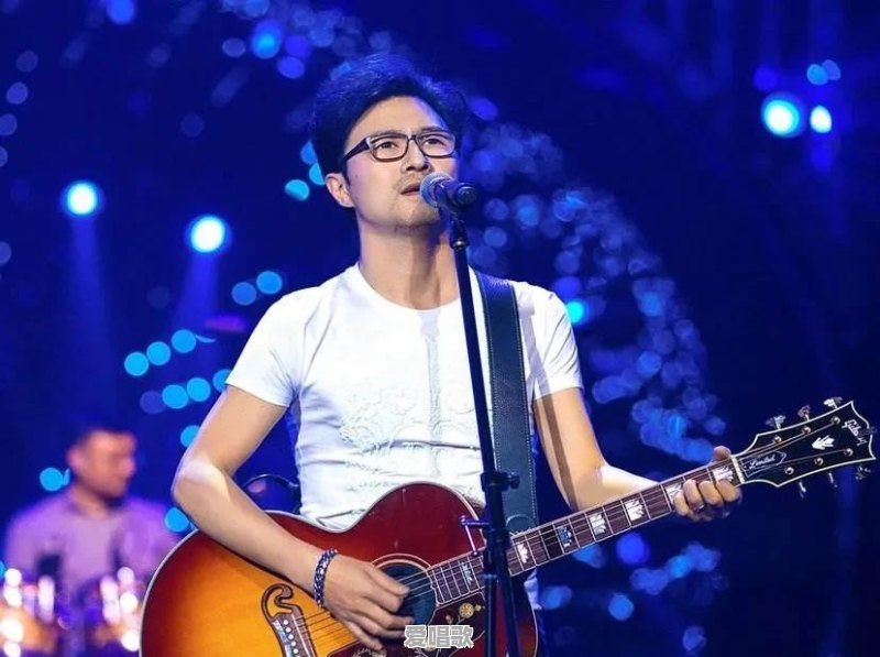 有什么适合吉他初学者的弹唱歌曲?像《同桌的你》《爱我别走》这样没有太难和弦和技巧的 有什么适合吉他初学者的弹唱歌曲?像《同桌的你》《爱我别走》这样没有太难和弦和技巧的 - 爱唱歌