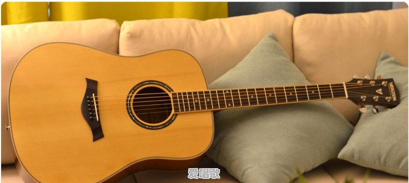 有什么适合吉他初学者的弹唱歌曲?像《同桌的你》《爱我别走》这样没有太难和弦和技巧的 有什么适合吉他初学者的弹唱歌曲?像《同桌的你》《爱我别走》这样没有太难和弦和技巧的 - 爱唱歌