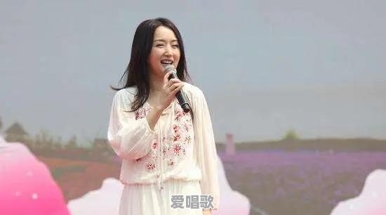 蔡徐坤和TFBOYS相比,谁的人气高 蔡徐坤和TFBOYS相比,谁的人气高 - 爱唱歌