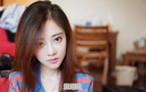 冯提莫首次挑战渔网袜,粉丝竟大失所望,网友调侃:还是腿太短,你怎么看 冯提莫首次挑战渔网袜,粉丝竟大失所望,网友调侃:还是腿太短,你怎么看 - 爱唱歌