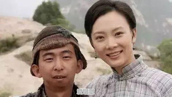 本人凸嘴,想拍成图二的特写美姿,摄影师的你应该怎么拍 本人凸嘴,想拍成图二的特写美姿,摄影师的你应该怎么拍 - 爱唱歌