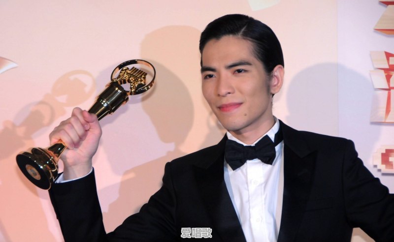 为什么歌手唱歌时把“他”要唱成“擦”,这样好听吗 为什么歌手唱歌时把“他”要唱成“擦”,这样好听吗 - 爱唱歌