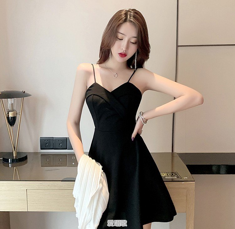 女生有多喜欢小吊带的裙子?淘宝上有推荐的吗 女生有多喜欢小吊带的裙子?淘宝上有推荐的吗 - 爱唱歌