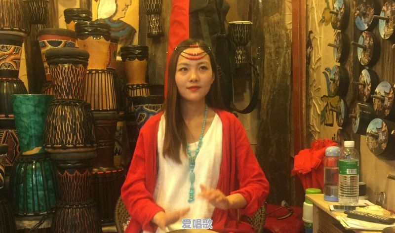 一说云南丽江古城，就必不可少提到手鼓，你对手鼓了解多少呢 - 爱唱歌