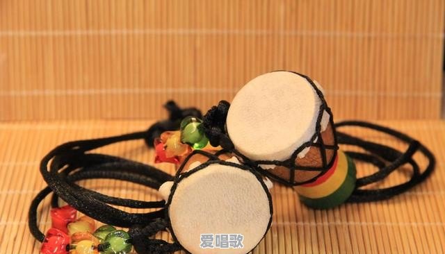 一说云南丽江古城，就必不可少提到手鼓，你对手鼓了解多少呢 - 爱唱歌
