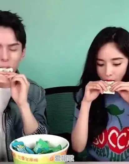 李佳琦为什么要对杨幂开黄腔？开黄腔有没有影响在你心中的形象 - 爱唱歌