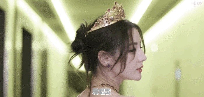 李佳琦为什么要对杨幂开黄腔？开黄腔有没有影响在你心中的形象 - 爱唱歌