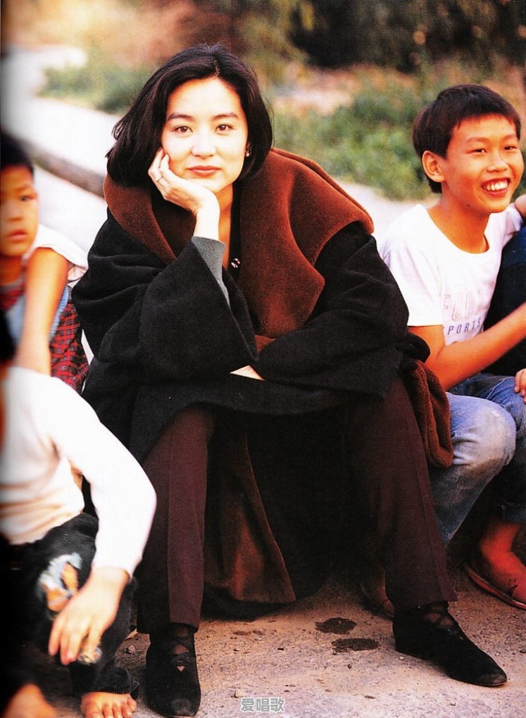 娱乐圈里曾女扮男装惊艳你的明星都有谁 娱乐圈里曾女扮男装惊艳你的明星都有谁 - 爱唱歌